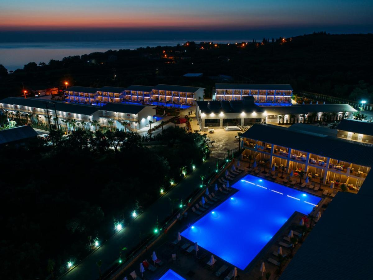 Hotel Caretta Paradise & Waterpark Tragaki